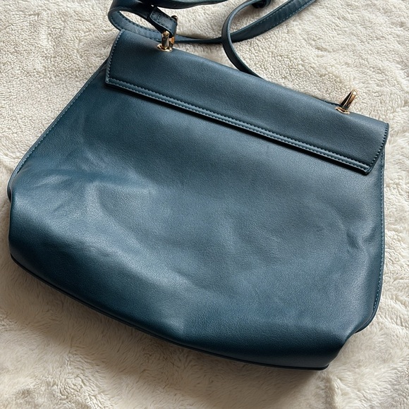 Blue Crossbody Shoulder Bag Minimalist Chic | Everyday Essential - Picture 4 of 8